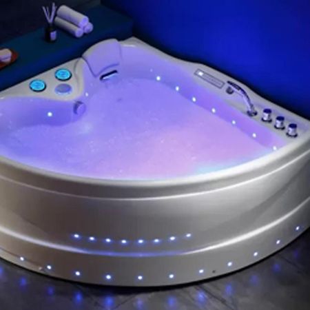 Love Room- Spa- Escale Amoureuse Puygaillard-de-Quercy Luaran gambar