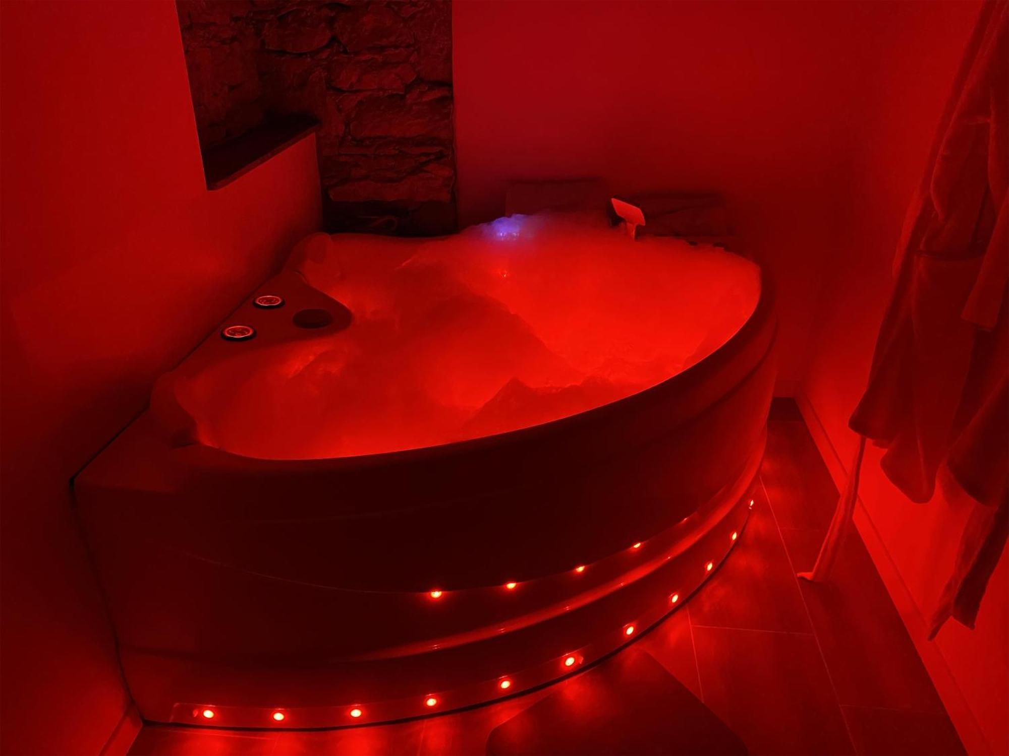 Love Room- Spa- Escale Amoureuse Puygaillard-de-Quercy Luaran gambar