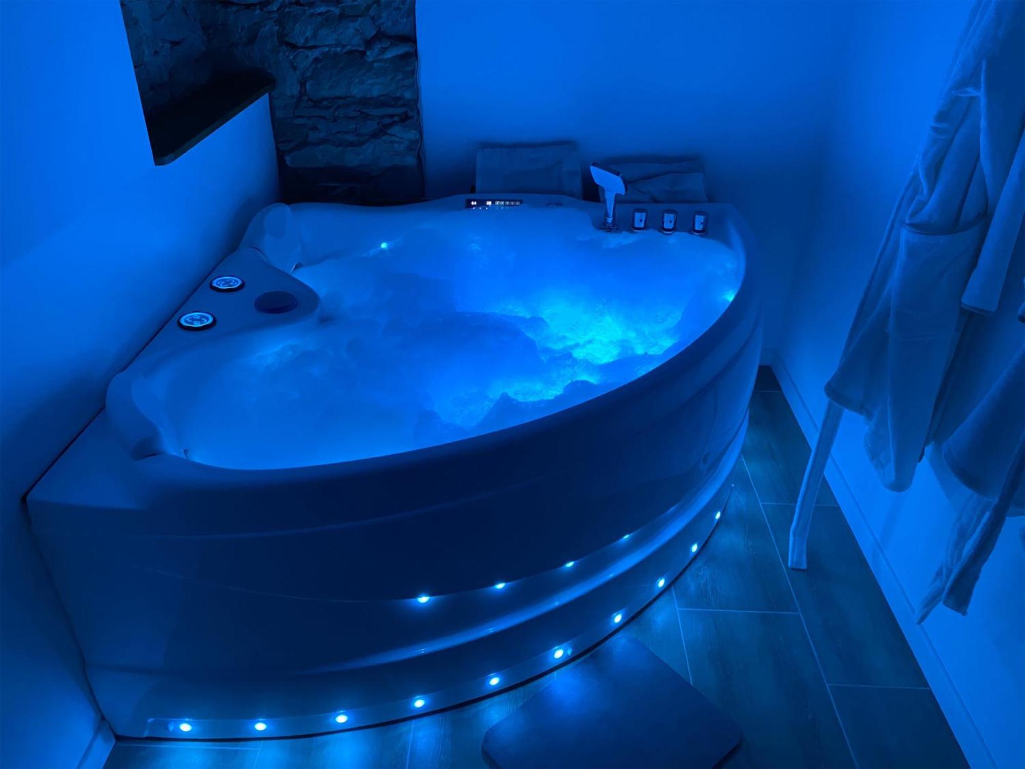Love Room- Spa- Escale Amoureuse Puygaillard-de-Quercy Luaran gambar