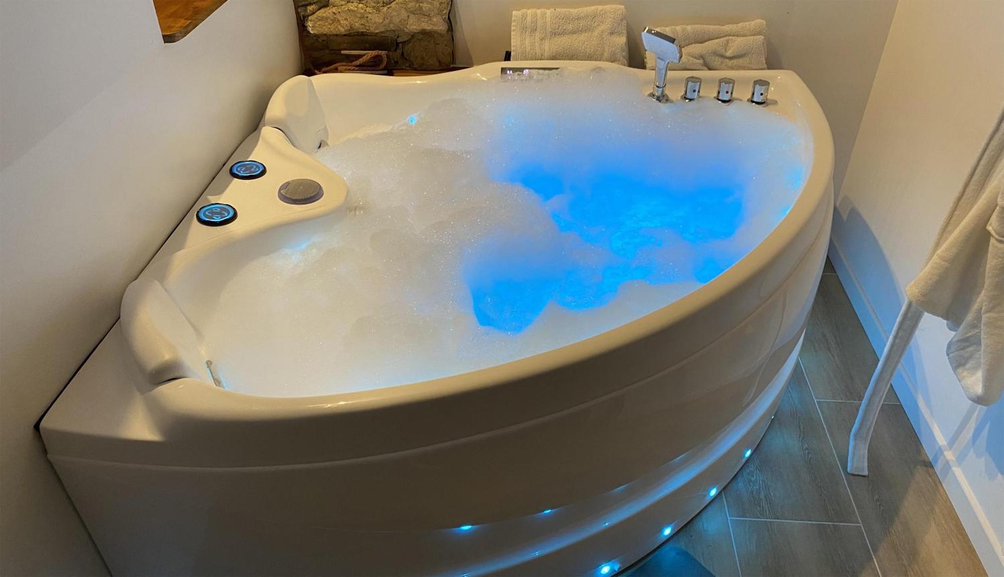 Love Room- Spa- Escale Amoureuse Puygaillard-de-Quercy Luaran gambar